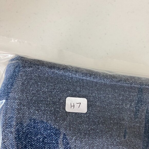 Calvin Klein Jeans High Rise 90s Fit Womens 33 Medium Wash Blue - Picture 7 of 7